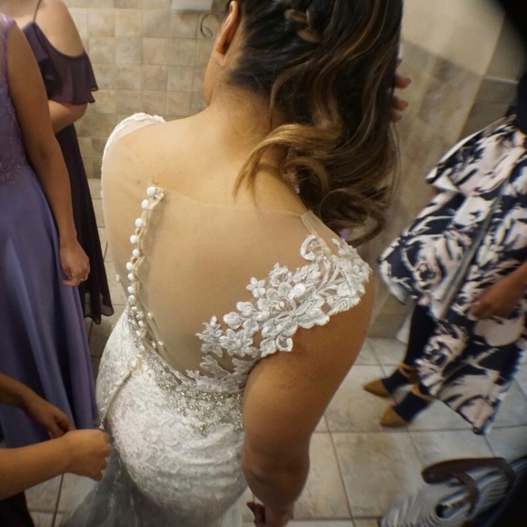 Allure Bridals Wedding dress - Picture 6 of 8